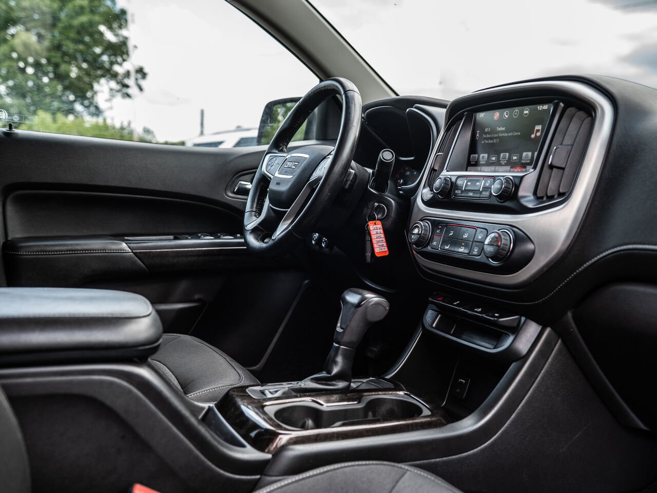 GMC Canyon 2016 Rouge Sainte-Julienne - photo #25