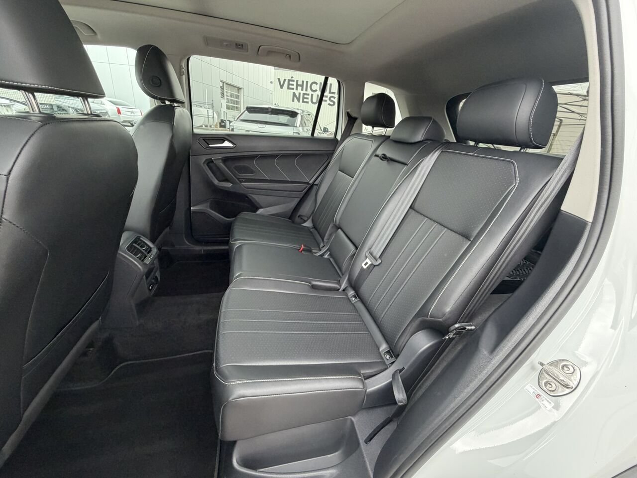 Volkswagen Tiguan Comfortline 4MOTION 2024 Blanc Laval - photo #16
