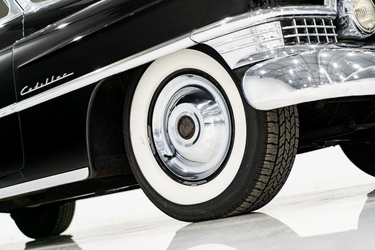 Cadillac Fleetwood Unrestored factory black paint **PRICE IN USD** 1951 Noir Montréal - photo #6