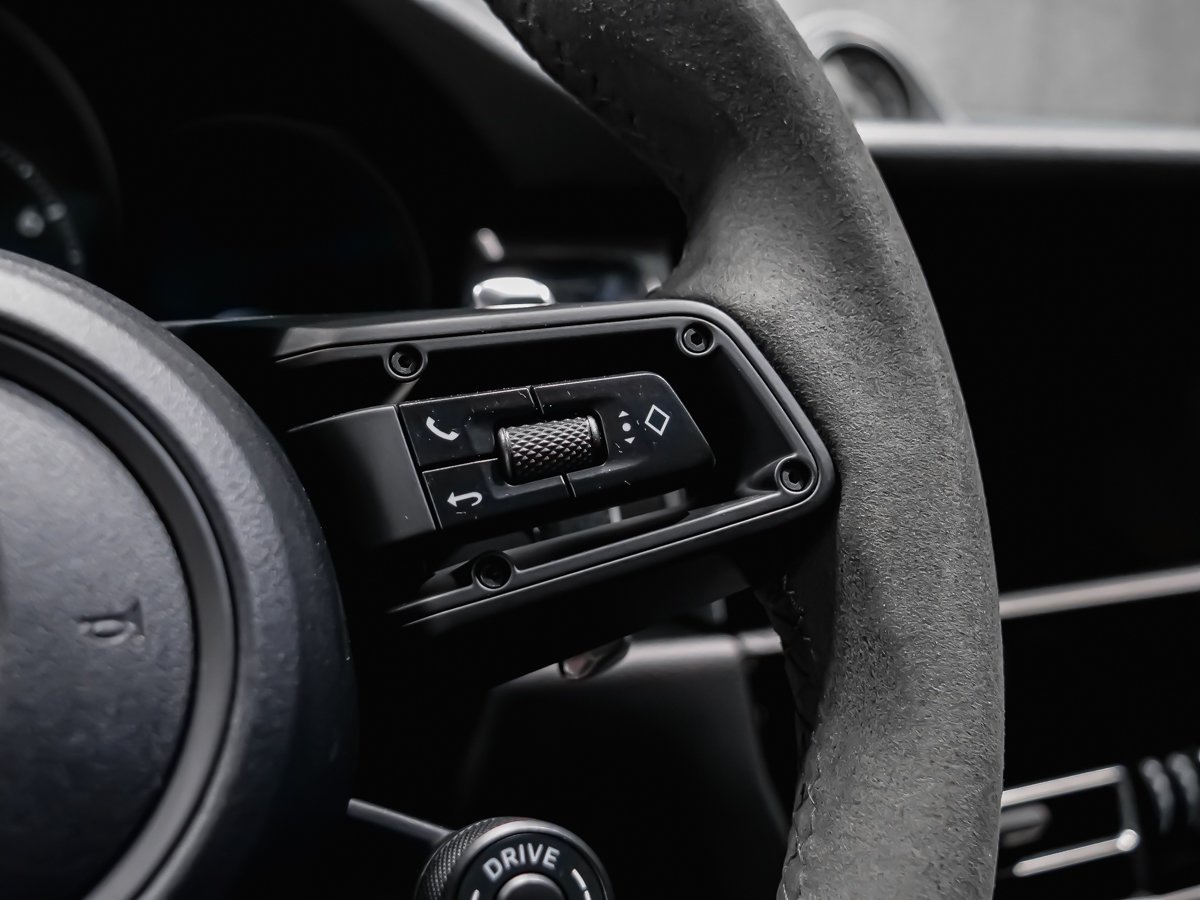 Porsche Macan T 2025 Noir Montréal - photo #16