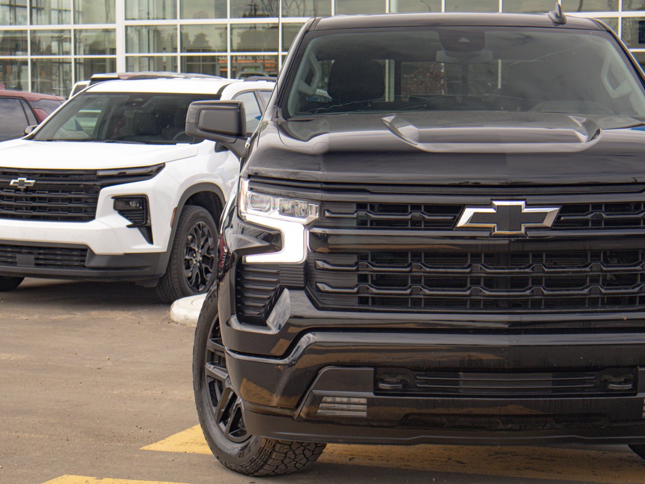 2024 Chevrolet Silverado 1500 4WD Crew Cab 147 RST Black Sherwood Park - photo #4