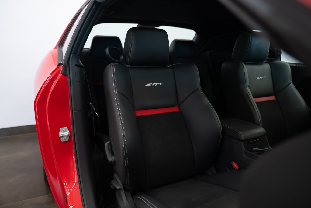 2010 Dodge Challenger Coupé 2 portes SRT8 MANUAL *PRICE IN USD* Red Kirkland - photo #23