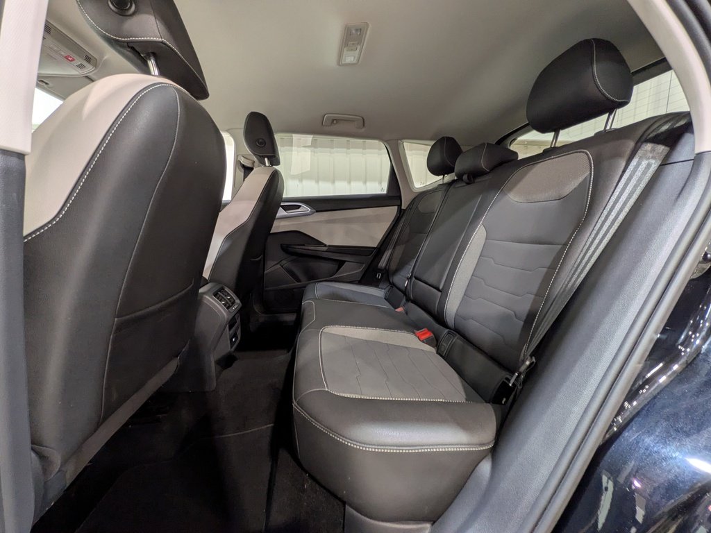 2025 Volkswagen Taos Comfortline 4MOTION Black Val-David - photo #11