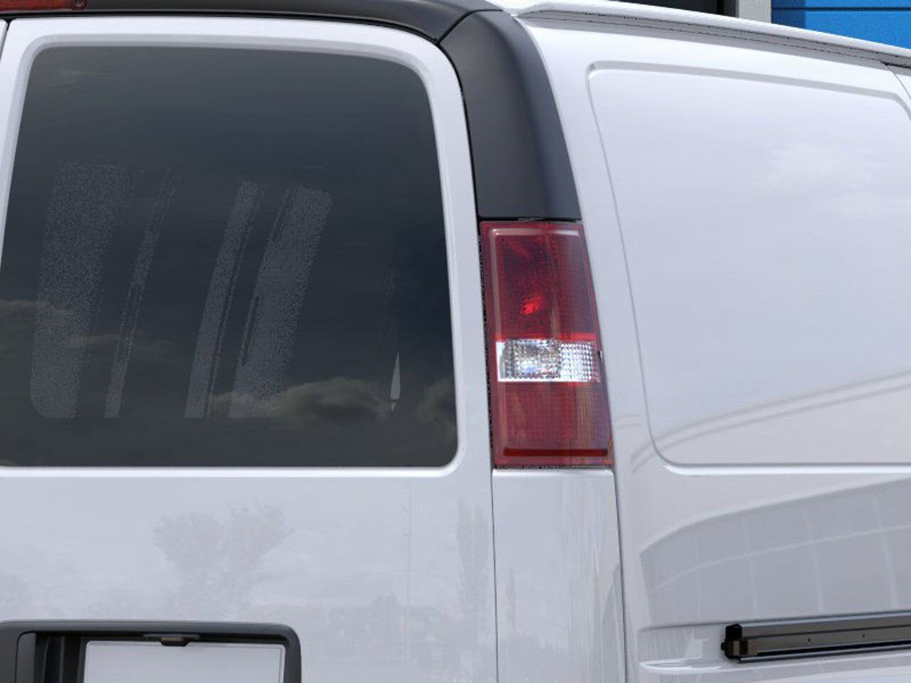 Chevrolet Fourgonnette Express utilitaire Traction arrière 2500 135 po 2025 Blanc sommet Ottawa & Gatineau - photo #10