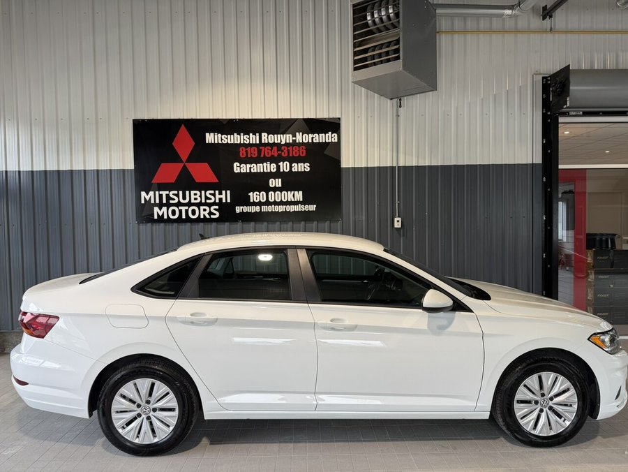 Volkswagen Jetta Comfortline avec boîte automatique 2019 Blanc
