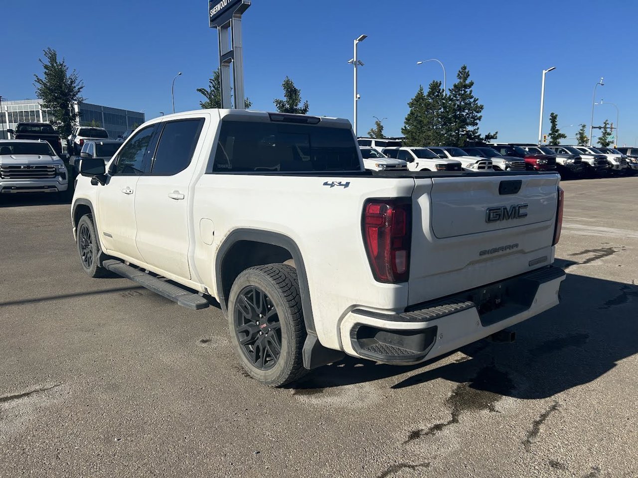 2023 GMC Sierra 1500 4WD Crew Cab 147 Elevation White Sherwood Park - photo #3