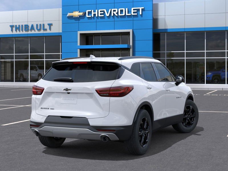 CHEVROLET Blazer Traction intégrale, 4 portes LT 2026 BLANC SOMMET Sherbrooke - photo #3