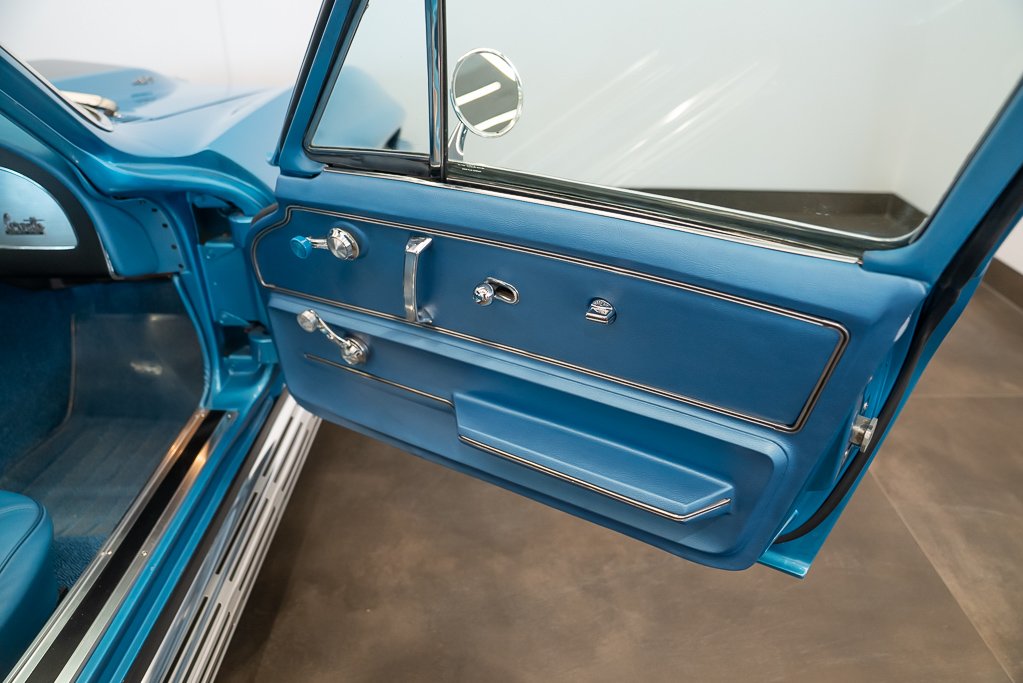 Chevrolet Corvette 1967 Bleu Montréal - photo #43