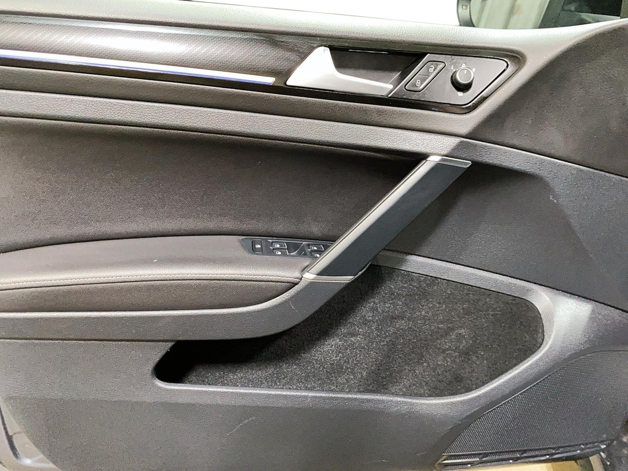 2018 Volkswagen Golf R VIN WVWWF7AU2JW098059 Baie-Comeau - photo #10