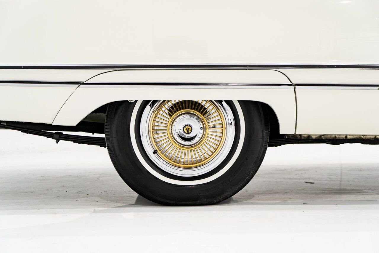Chrysler IMPERIAL Unrestored with only 31,056 original miles **PRICE IN USD** 1968 Blanc Montréal - photo #38