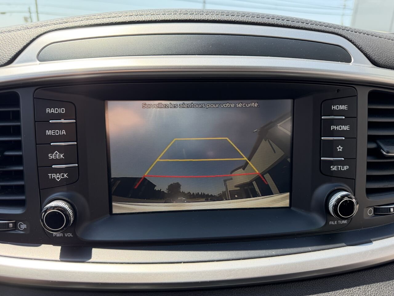 2020 Kia Sorento White Nantes - photo #17