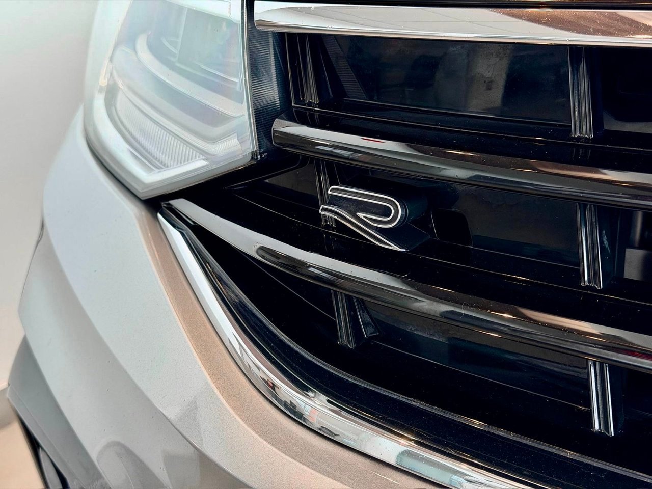 2024 Volkswagen Tiguan Silver Notre-Dame-des-Prairies - photo #12