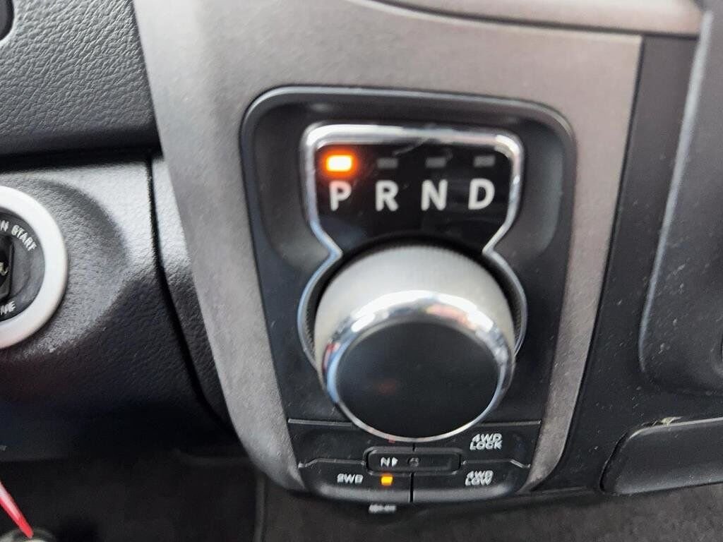 Ram 1500 Classic NIV 1C6RR7FG9LS154863 2020 Noir Baie-Comeau - photo #15