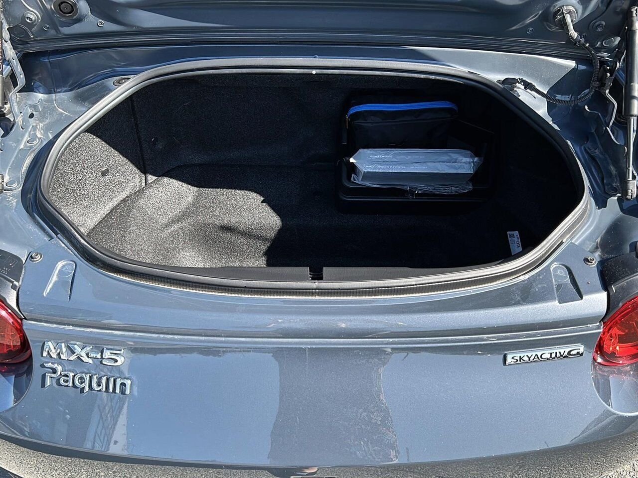 2021 Mazda MX-5 Grey Rouyn-Noranda - photo #12