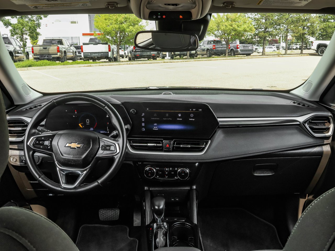 2024 Chevrolet Trailblazer FWD 4dr LT Black Sherwood Park - photo #16