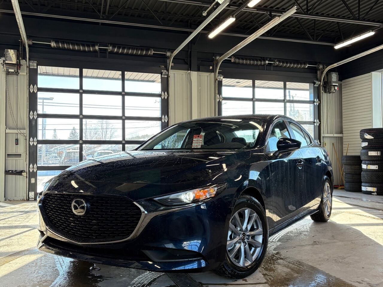 MAZDA Mazda3 GX 2026 Bleu cristal foncé mica Châteauguay - photo #1