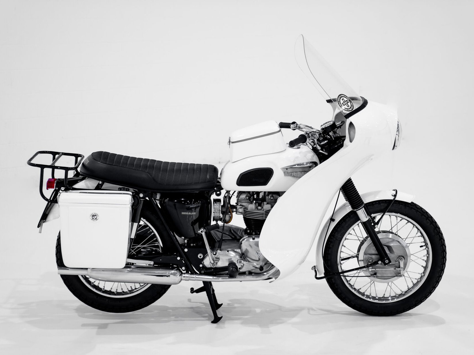 Triumph Trophy TR6P Saint 1968 Blanc Montréal - photo #4