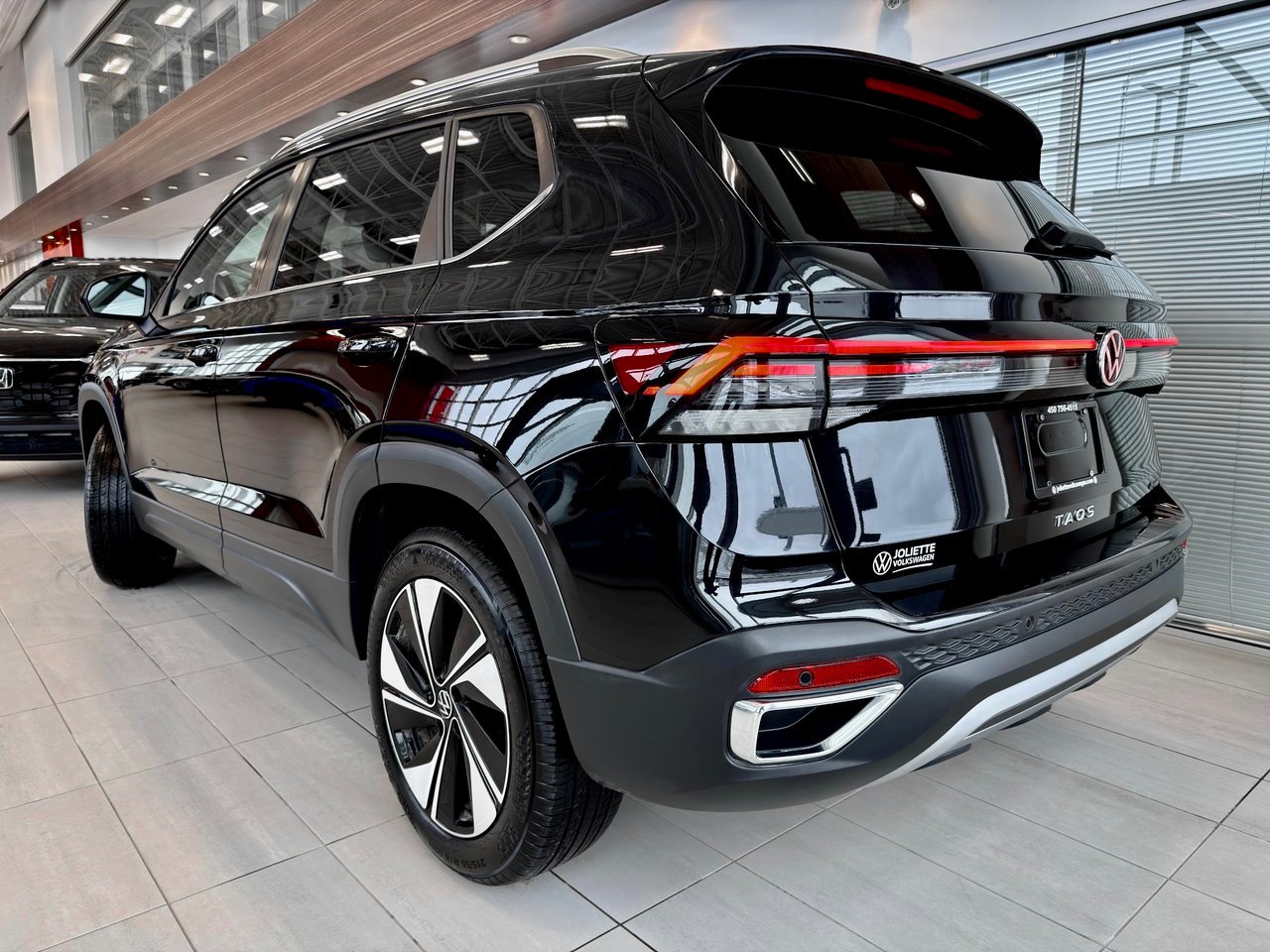 2025 Volkswagen Taos Silver Notre-Dame-des-Prairies - photo #7