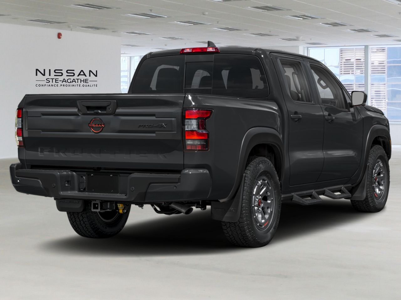 Nissan Frontier 2026 Super noir Ste-Agathe des Monts - photo #2
