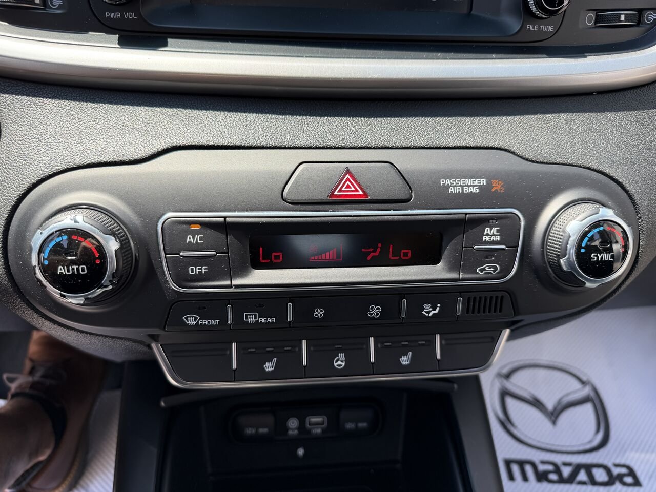 2020 Kia Sorento White Nantes - photo #15