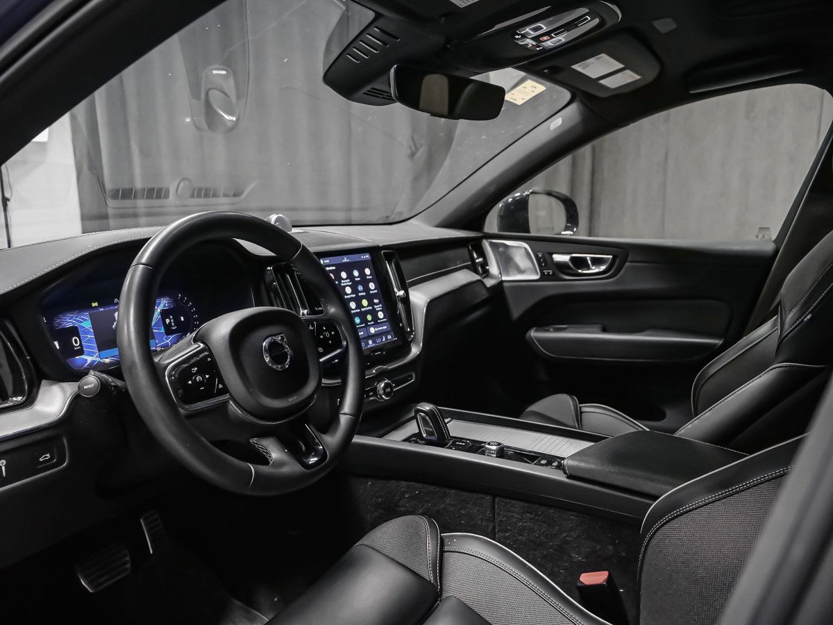 2022 Volvo XC60 B6 R DESIGN ADVANCED CLIMATE Blue Montreal - photo #1