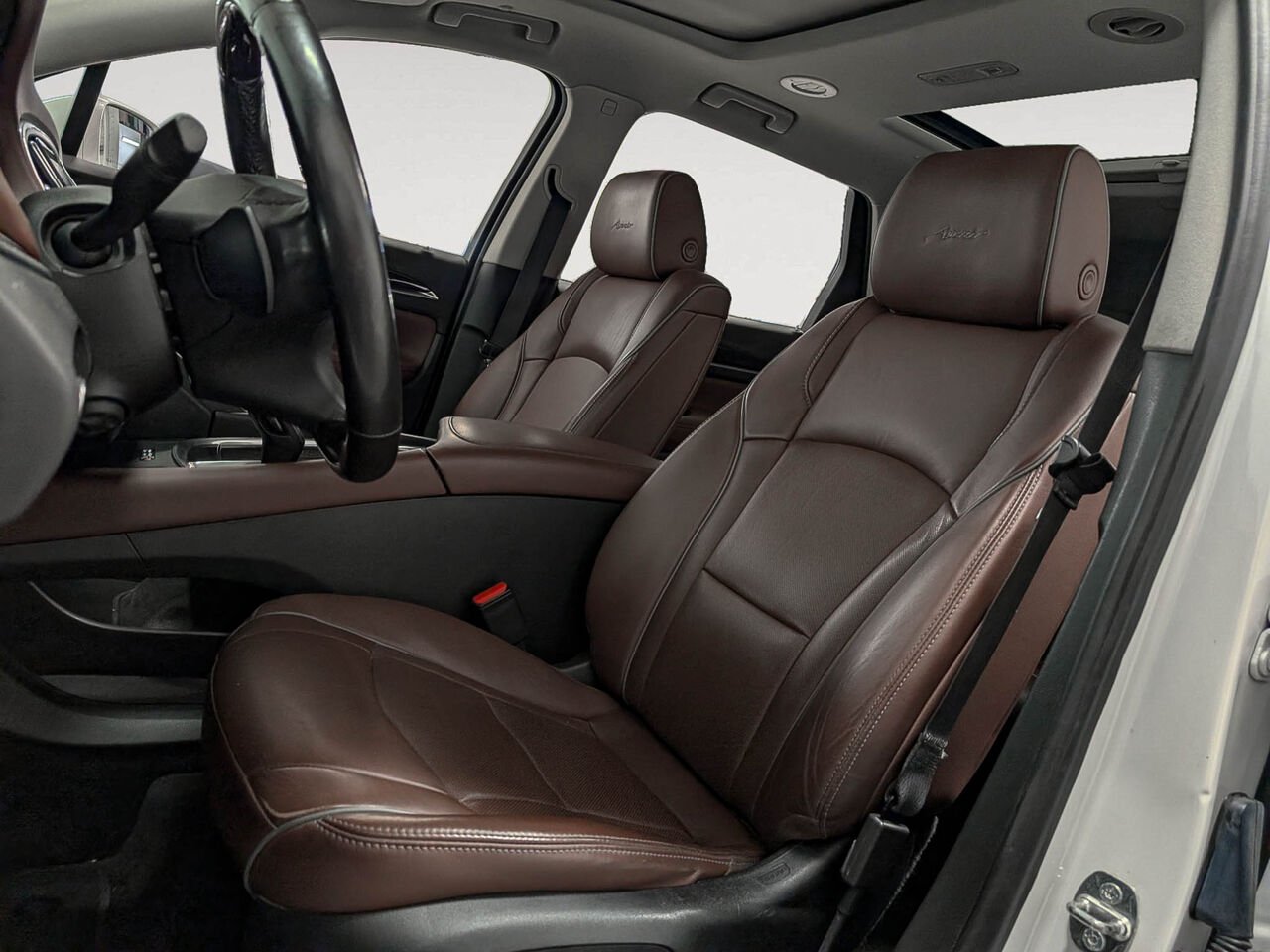 BUICK ENCLAVE AVENIR AWD 7 Places Toit Ouvrant 5000lbs Capacité Remorquage 2020 Blanc Sherbrooke - photo #8