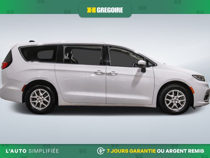 Chrysler Pacifica 2023 Blanc Laval - photo #10