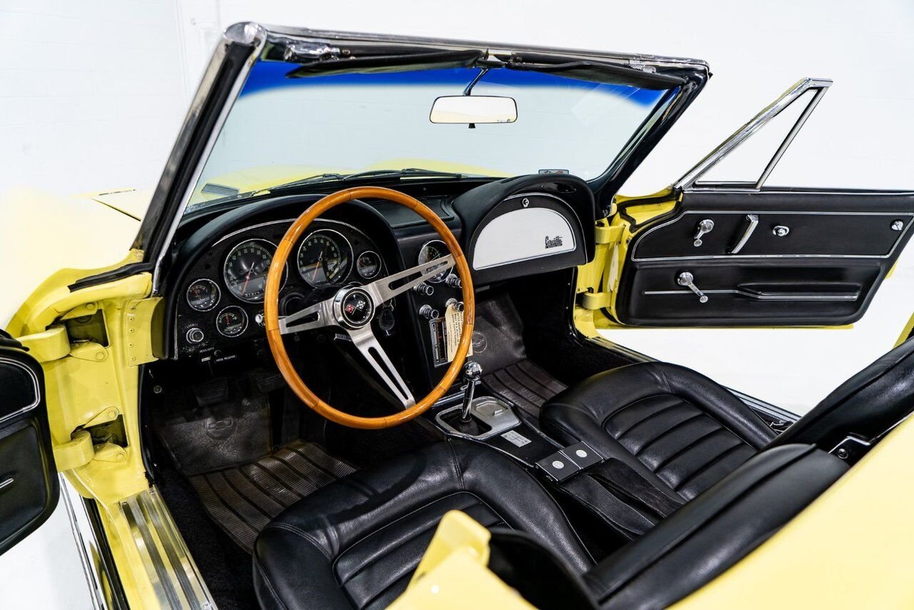 Chevrolet Corvette Matching# 427/425HP IP Code **PRICE IN USD** 1966 Jaune Montréal - photo #7