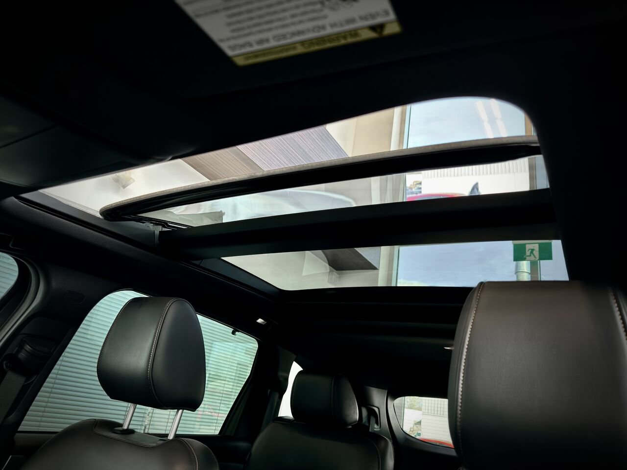 2024 Mazda CX-90 hybride léger White Notre-Dame-des-Prairies - photo #17