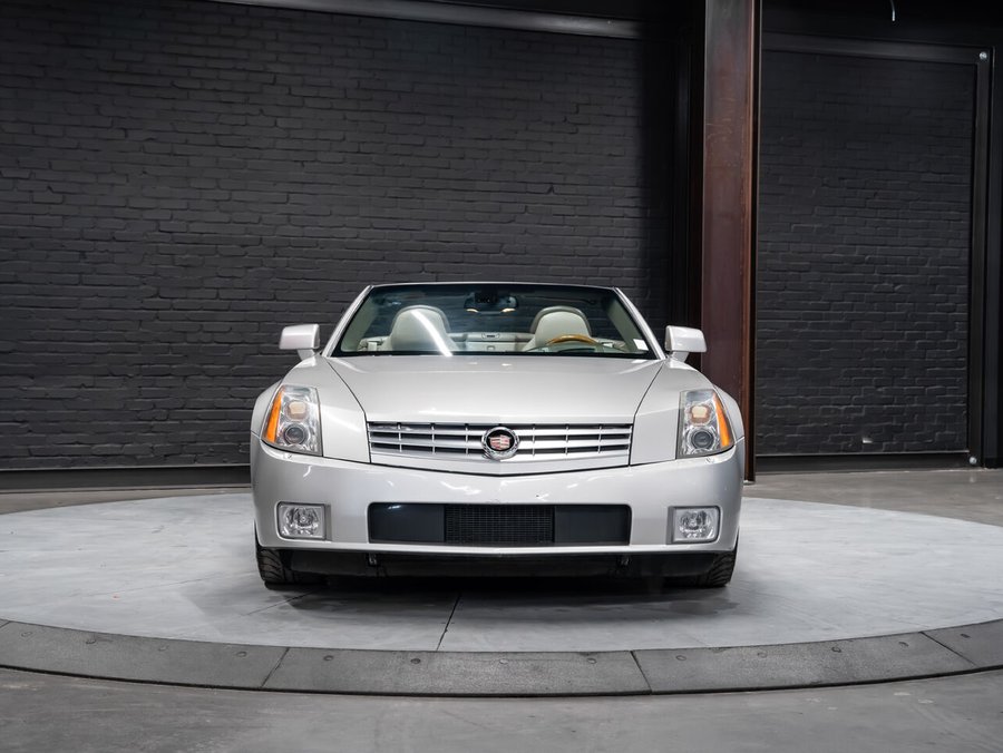 2005 Cadillac XLR 2005 Silver