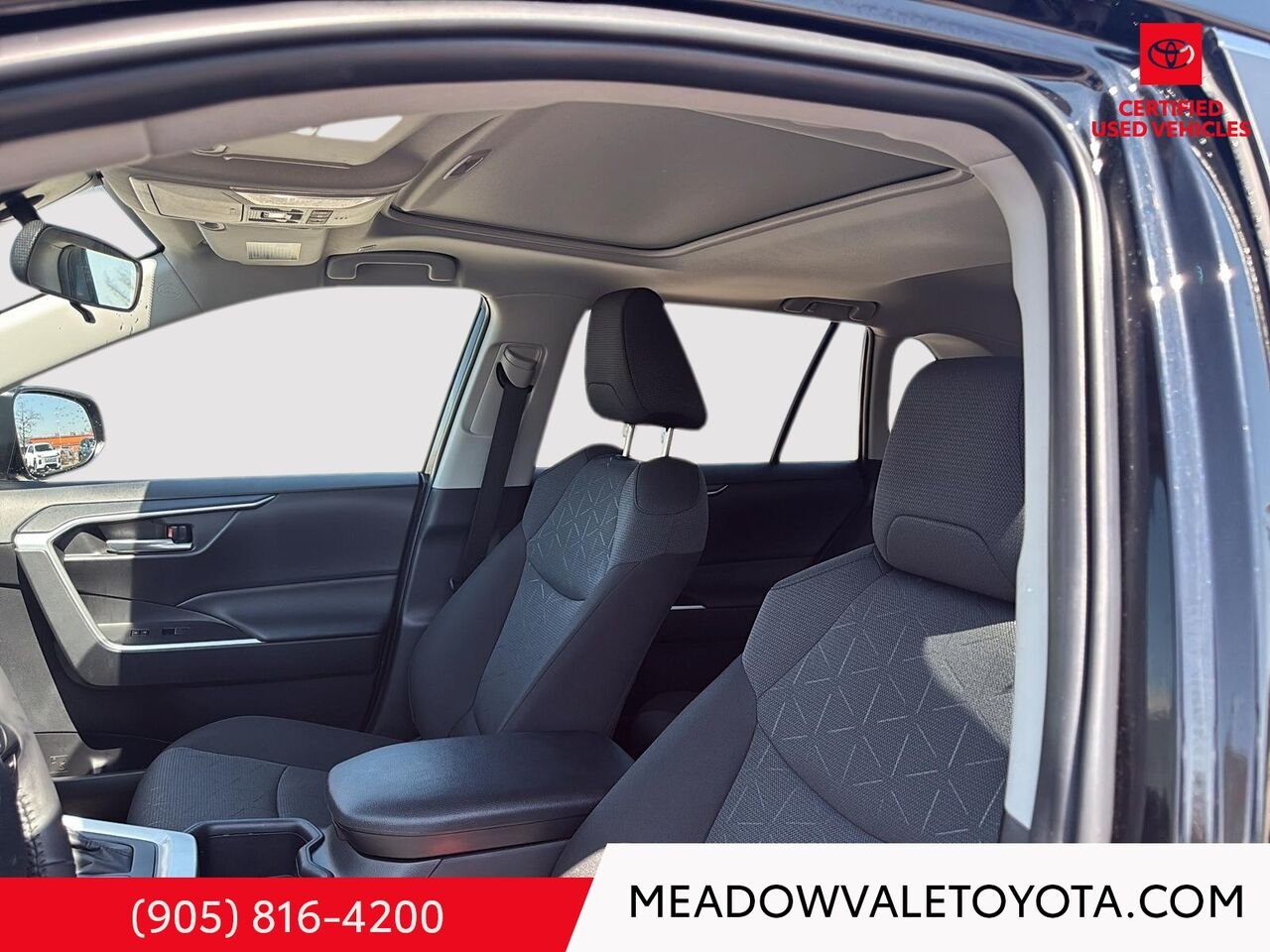 2025 Toyota RAV4 Sunroof, Power Drivers Seat, Heated Front Seats and Steering Wheel, Power Trunk, 17" Alloy's Midnight Black Metallic Mississauga - photo #37