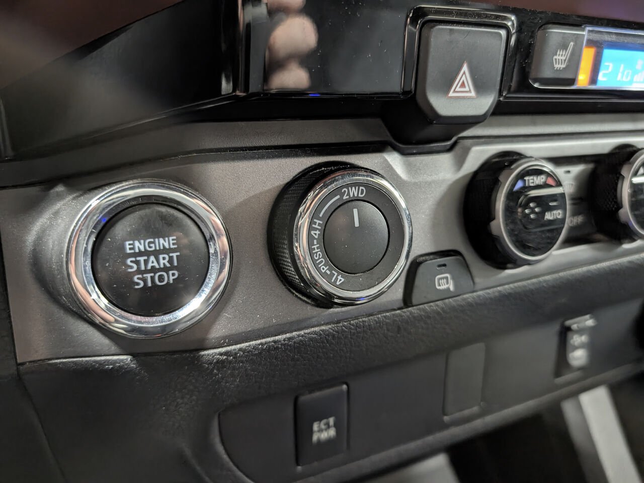 Toyota Tacoma TRD SPORT/SIÈGES CHAUFFANTS/VOLANT CHAUFFANT/AC BIZONE/CAMÉRA DE RECUL/ 2017 Orange Sherbrooke - photo #20