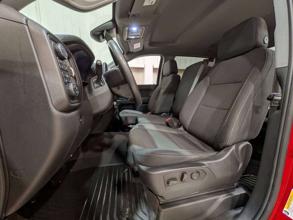 2023 Chevrolet Silverado 1500 4WD Crew Cab 157" Custom Trail Boss Red Val-David - photo #1