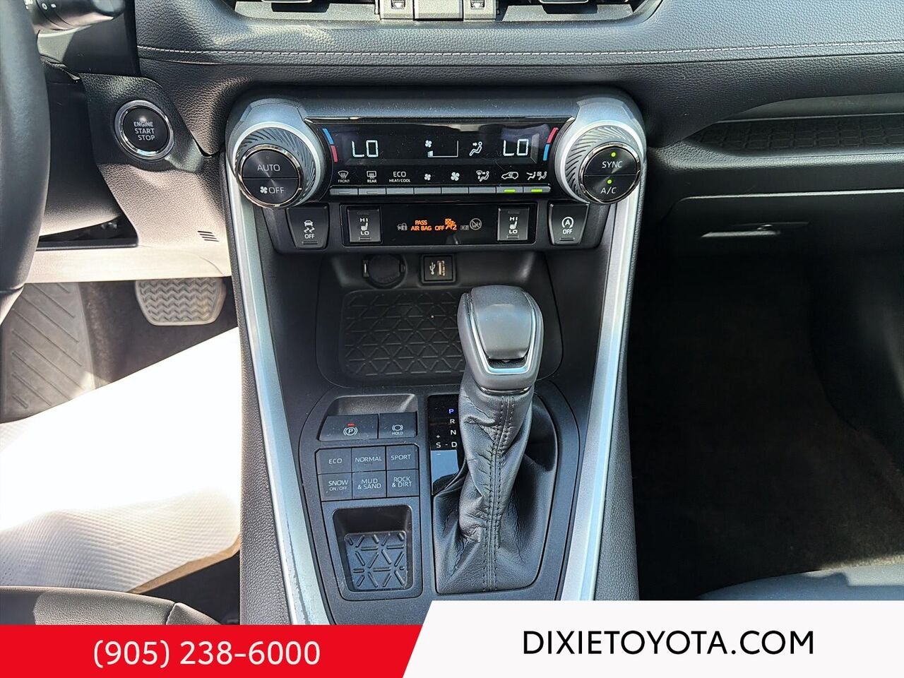 2023 Toyota RAV4 XLE PREMIUM AWD / HEATED SEATS / MOONROOF / LEATHER SURFACE / CARPLAY AND ANDROID AUTO Silver Sky Metallic Mississauga - photo #16