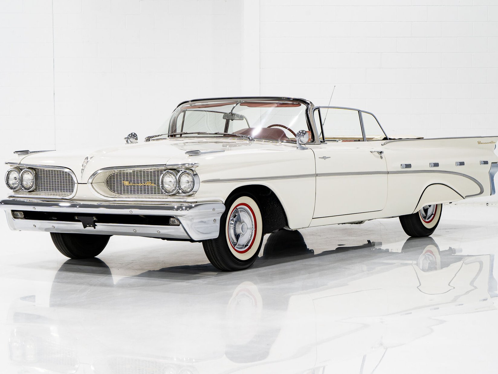 Pontiac Bonneville **PRIX EN USD** 1959 Beige Montréal - photo #1