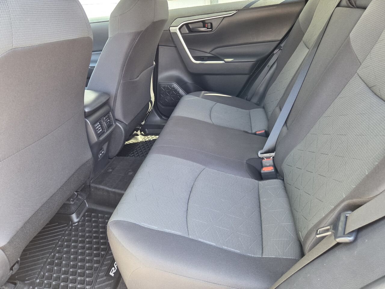 2023 Toyota RAV4 White Mont-Laurier - photo #12