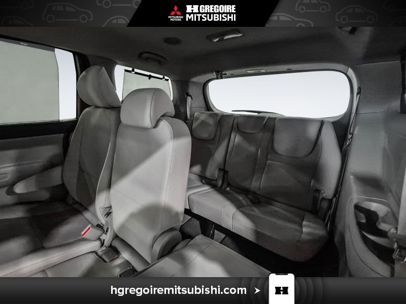 Kia Sedona 2017 Gris Blainville - photo #29