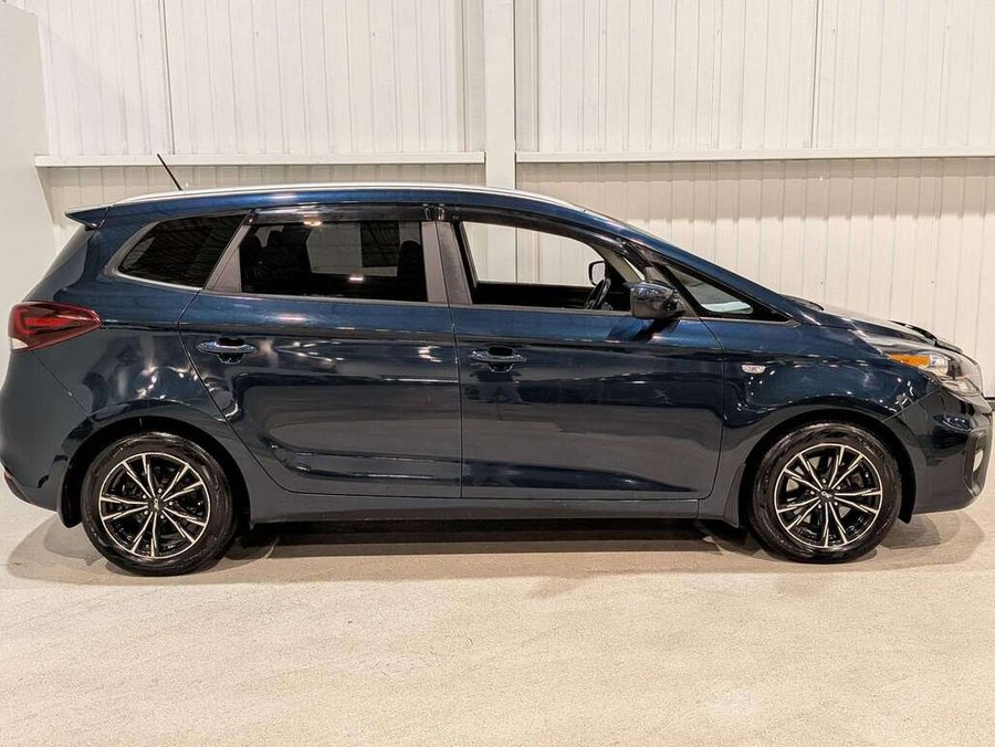 2017 Kia Rondo Blue