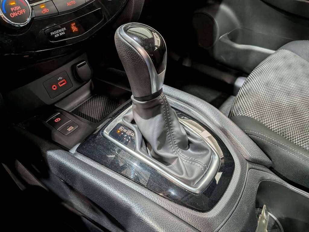 2021 Nissan Qashqai FWD SV CVT White Val-David - photo #28