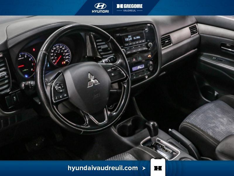 Mitsubishi Outlander YW141 | 2WD 4dr ES 2016 Brun Laval - photo #15