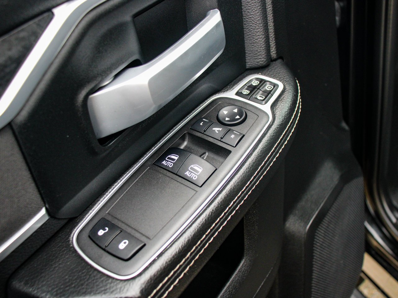 2024 Ram 3500 Big Horn 4x4 Reg Cab 8' Box Black Sherwood Park - photo #15