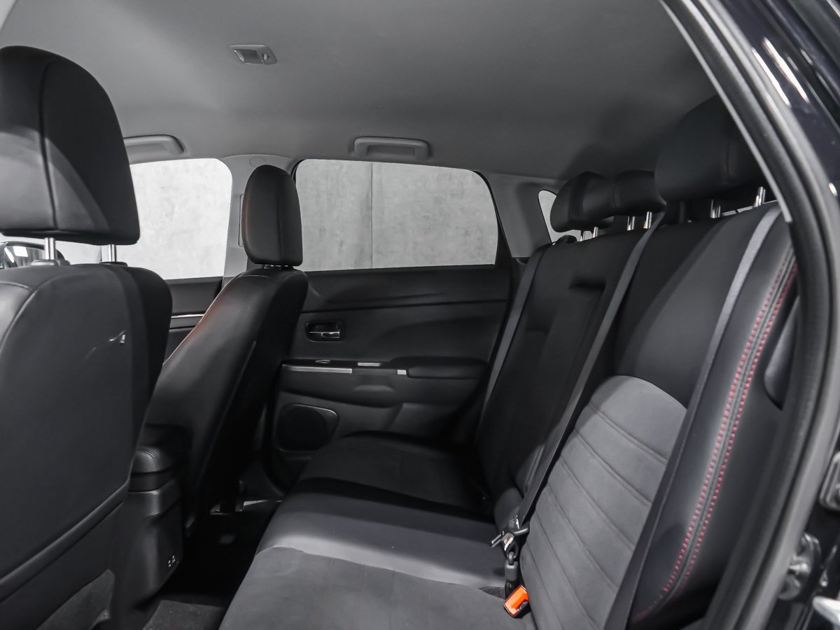 2024 Mitsubishi RVR SE Black Montreal - photo #12