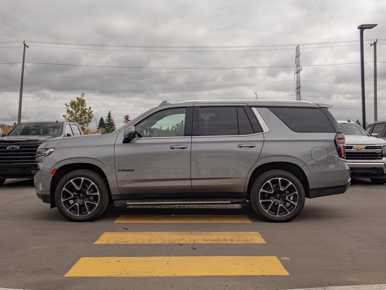 2023 Chevrolet Tahoe 4WD 4dr LT Grey Sherwood Park - photo #6