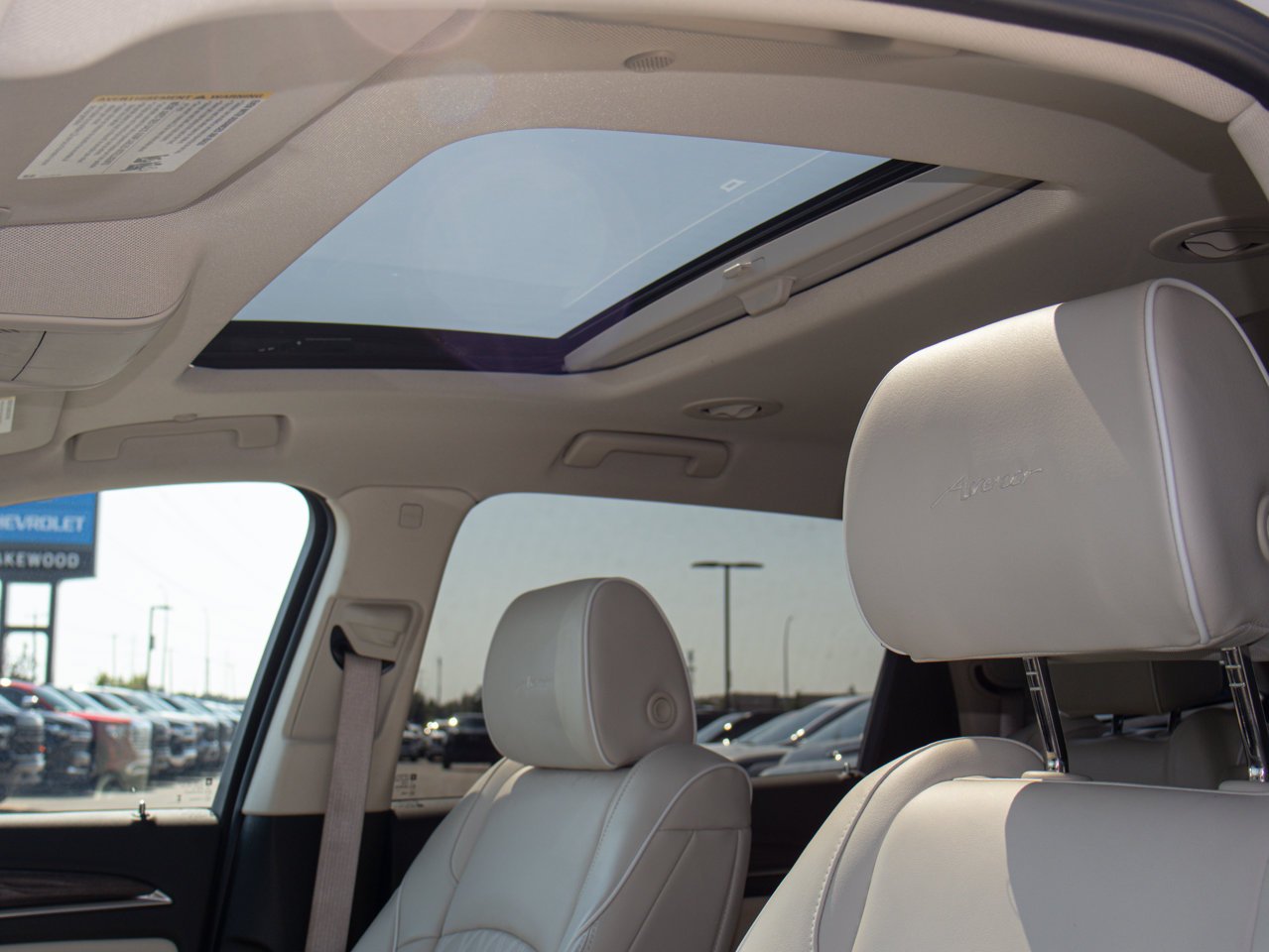 2024 Buick Enclave AWD 4dr Avenir White Sherwood Park - photo #18