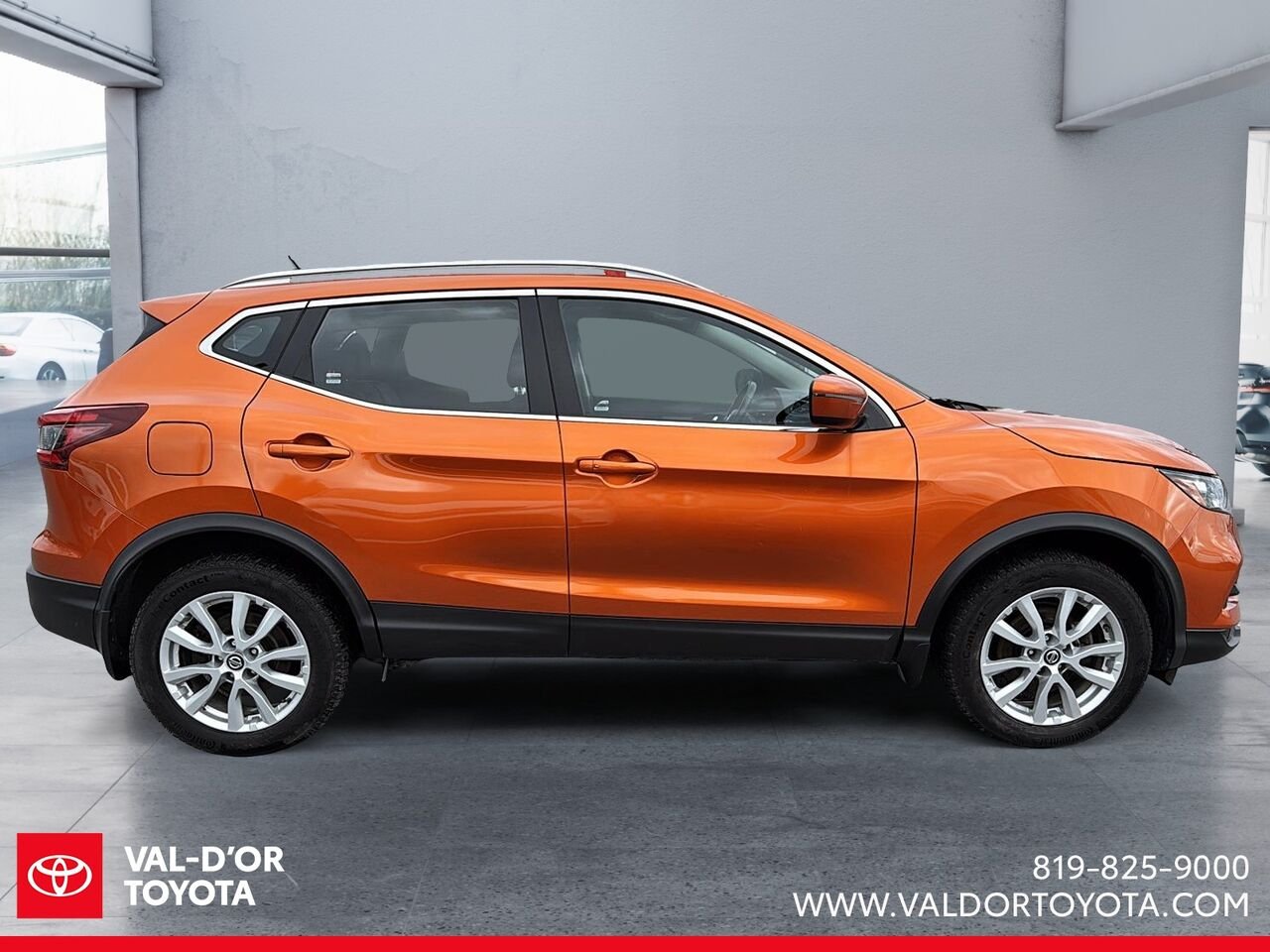 Nissan Qashqai SV 2023 Orange Val-d'Or - photo #4