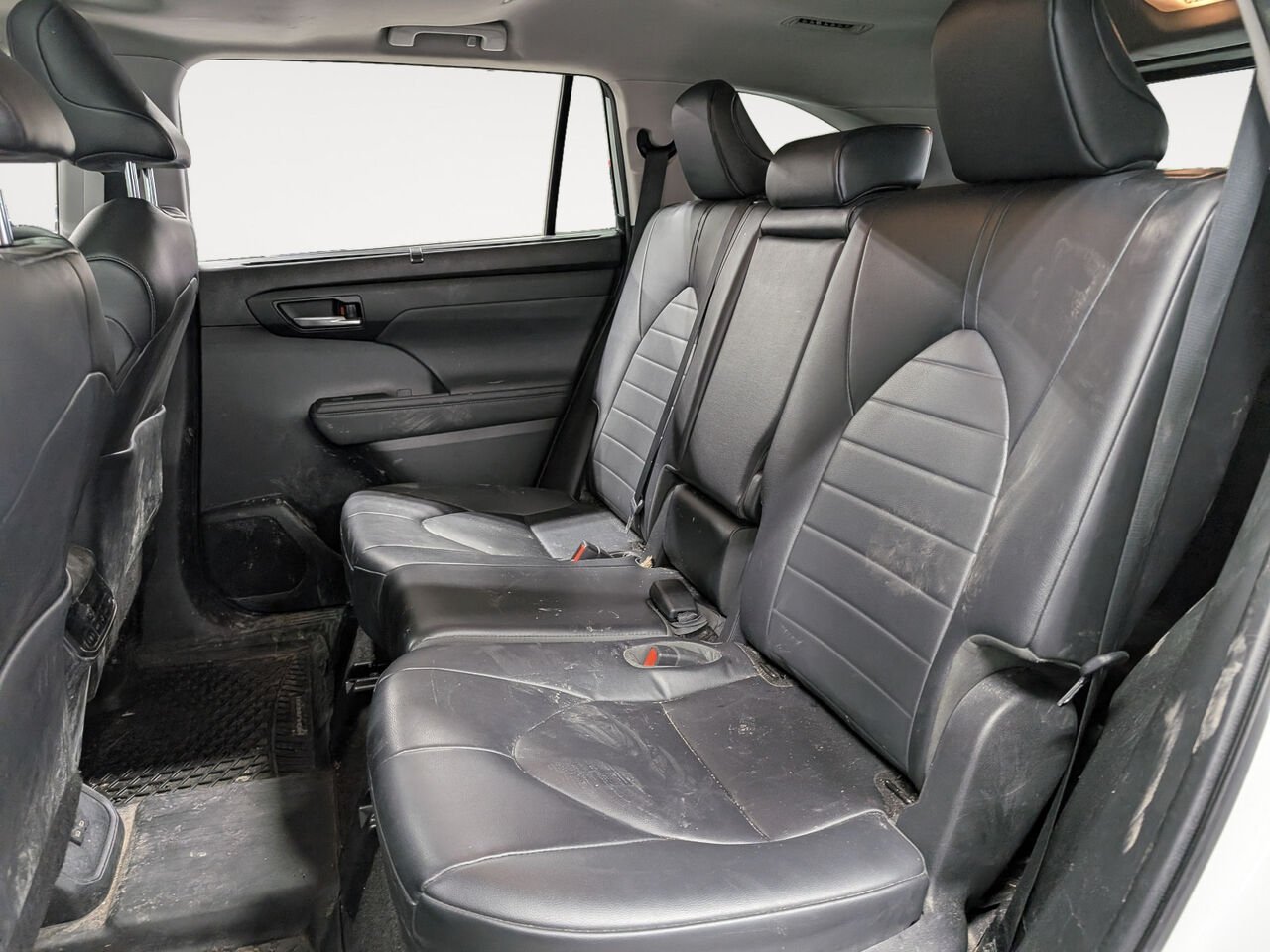 2023 Toyota Highlander 5TDKDRBH3PS510077 Wind Chill Pearl Sherbrooke - photo #21