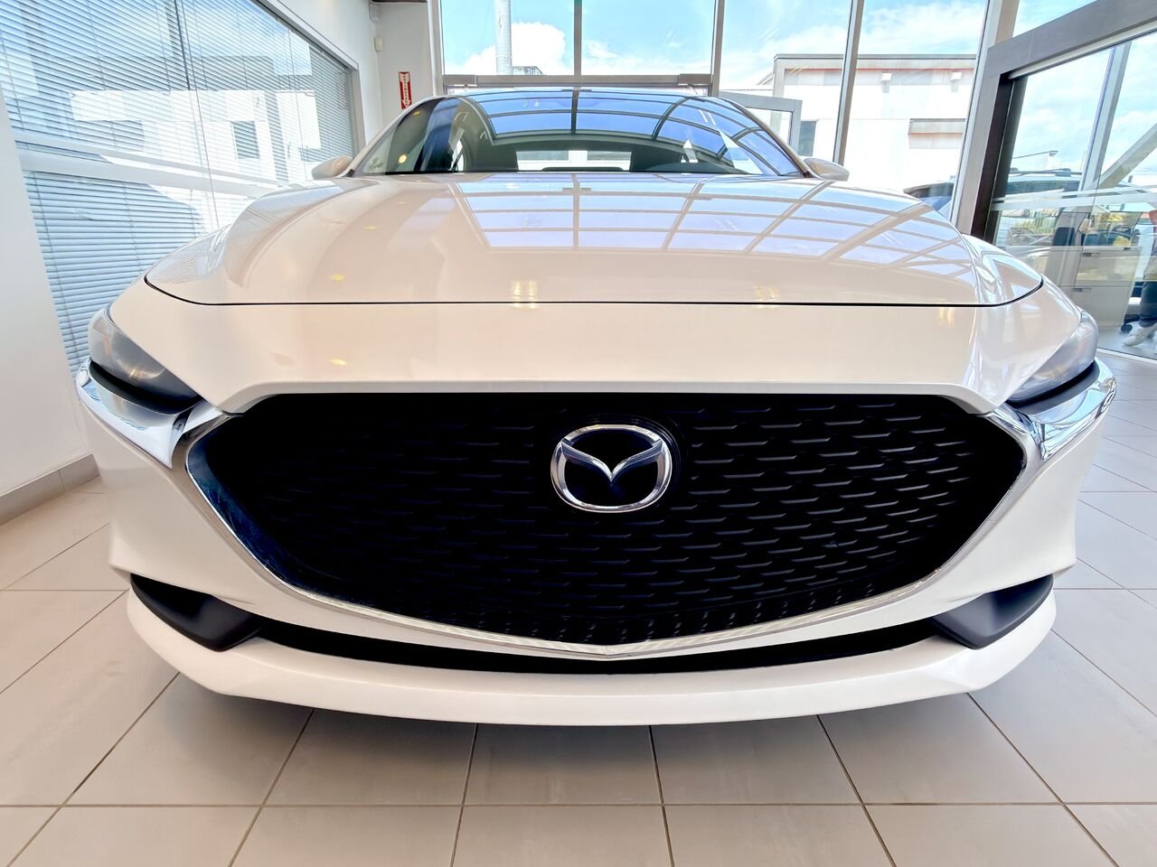 Mazda Mazda3 2020 Blanc Notre-Dame-des-Prairies - photo #5