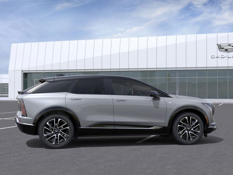 2025 CADILLAC OPTIQ Sport Argent Silver Metallic Saint-Eustache - photo #4