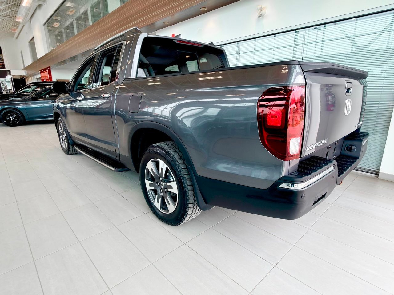 2019 Honda Ridgeline Silver Notre-Dame-des-Prairies - photo #8