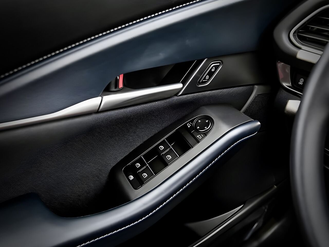 MAZDA CX-30 2026 Rouge vibrant cristal métallisé Notre-Dame-des-Prairies - photo #24